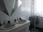 Budapest chambre d'hote - la grande salle de bain